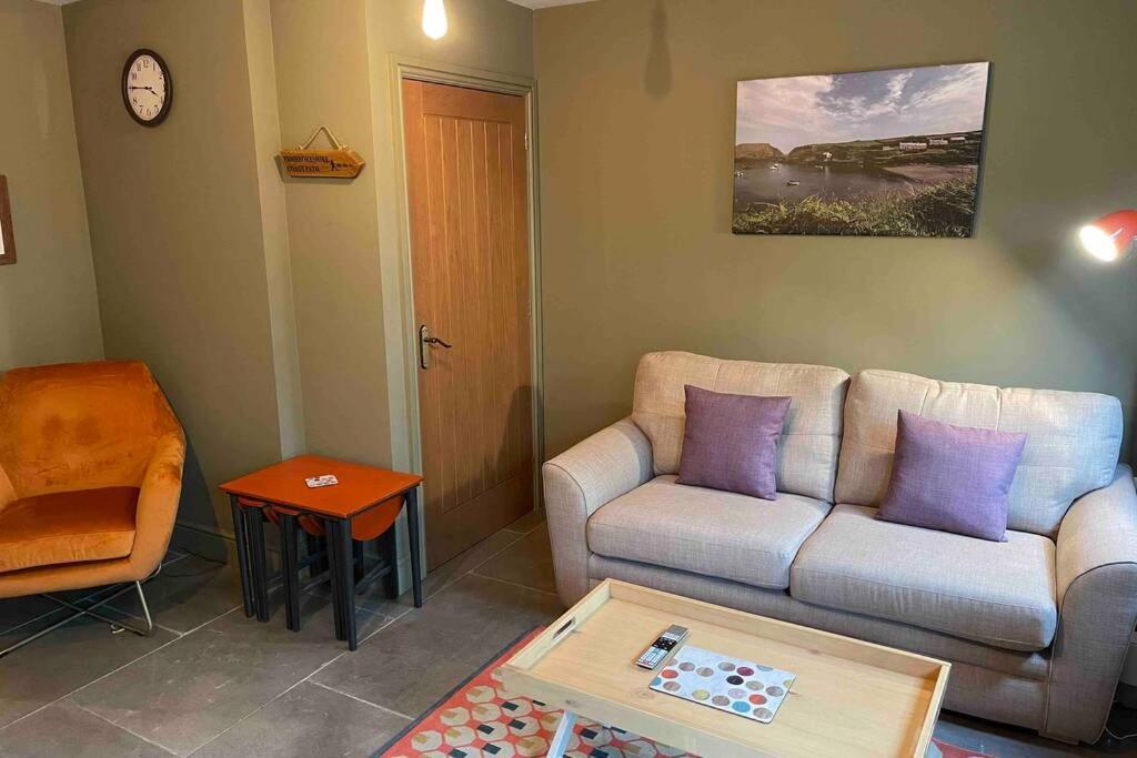 Cottage With Hot Tub In Pembrokeshire Haverfordwest Exteriör bild