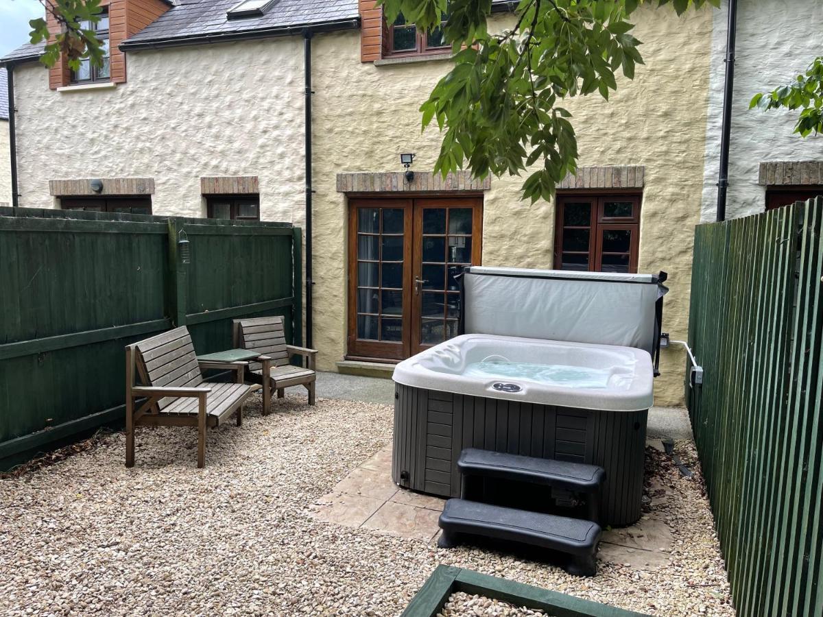 Cottage With Hot Tub In Pembrokeshire Haverfordwest Exteriör bild